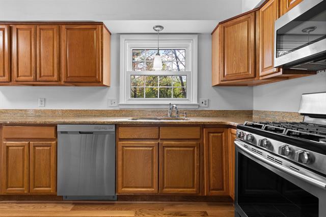 Builiding view ten for 3620 Charter, Ann Arbor, MI. 48105