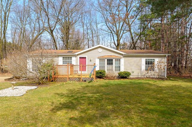 front view for 131 Pinetree Lane, Lawton, Mi. 49065