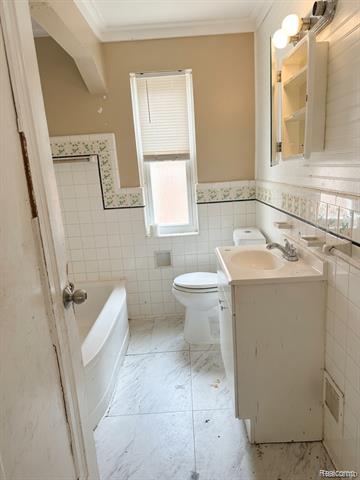 Builiding view eight for 18043 Syracuse, Detroit, MI. 48234