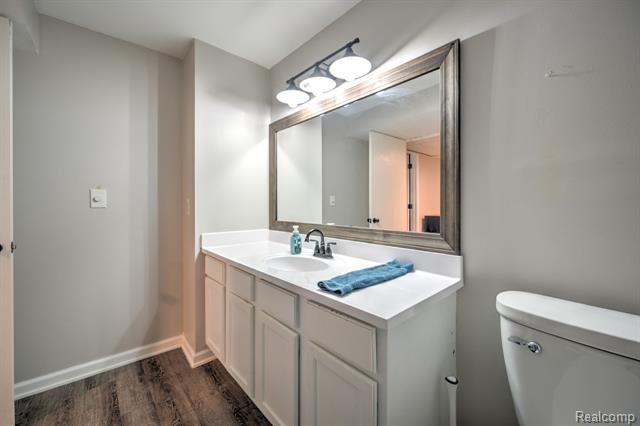 Builiding view fifty eight for 4250 White Oak, Commerce Township, MI. 48382