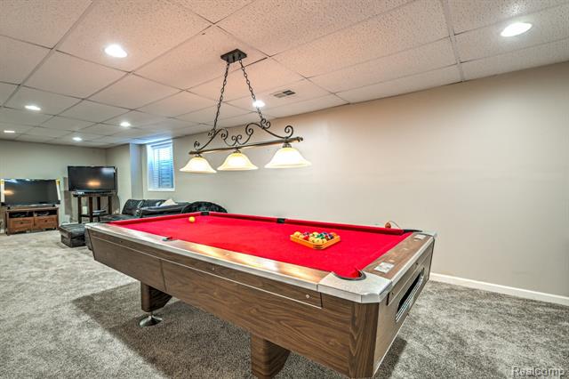 Builiding view forty seven for 4250 White Oak, Commerce Township, MI. 48382