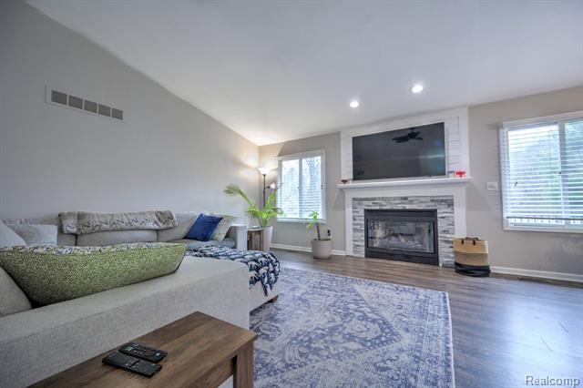 Builiding view nine for 4250 White Oak, Commerce Township, MI. 48382