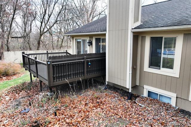 Builiding view seventy five for 4250 White Oak, Commerce Township, MI. 48382