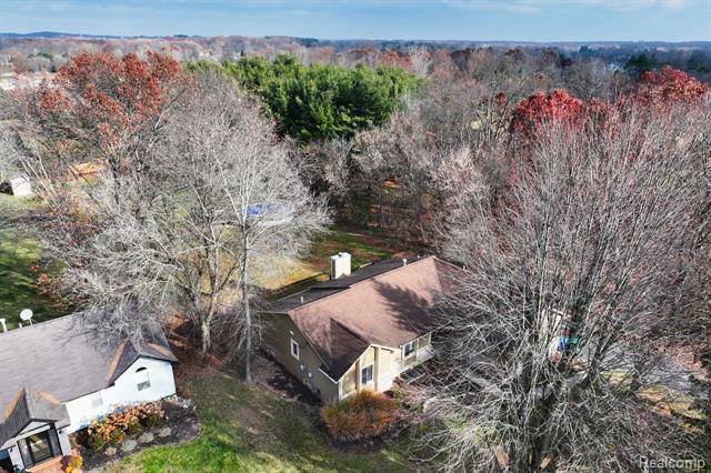 Builiding view seventy seven for 4250 White Oak, Commerce Township, MI. 48382