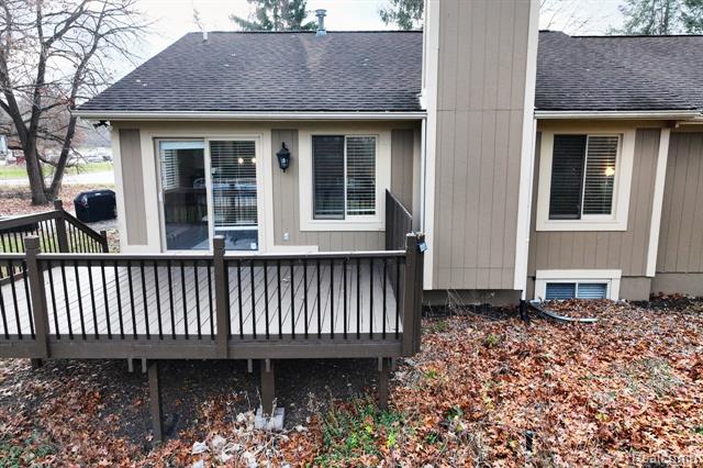 Builiding view seventy six for 4250 White Oak, Commerce Township, MI. 48382