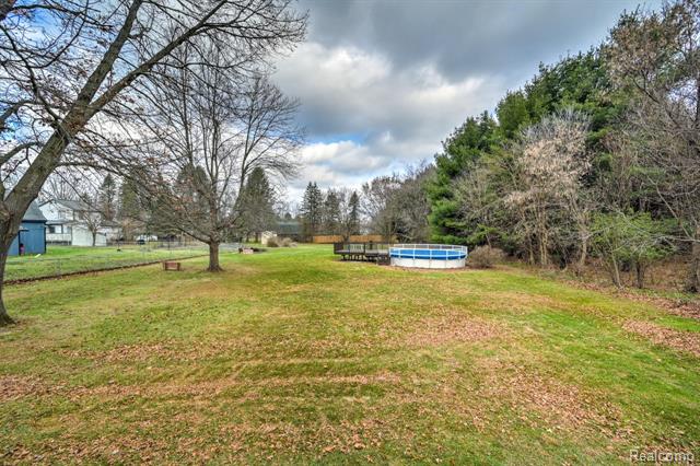 Builiding view sixty four for 4250 White Oak, Commerce Township, MI. 48382