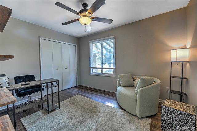 Builiding view thirty four for 4250 White Oak, Commerce Township, MI. 48382