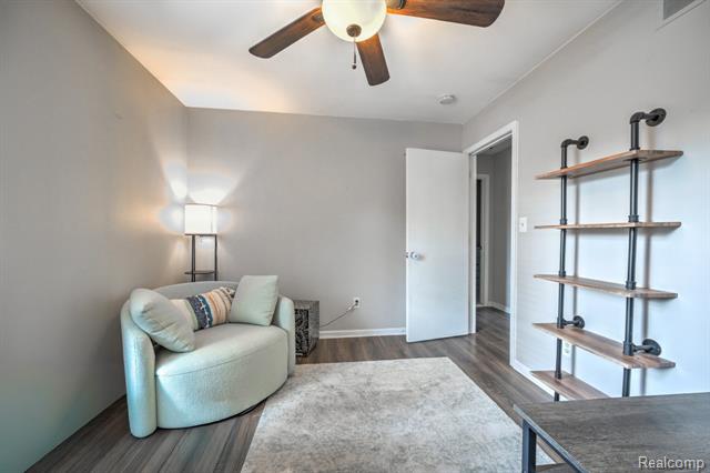 Builiding view thirty seven for 4250 White Oak, Commerce Township, MI. 48382