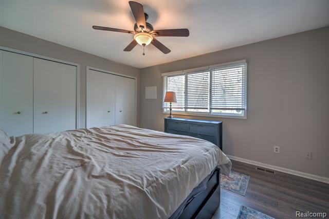 Builiding view twenty nine for 4250 White Oak, Commerce Township, MI. 48382