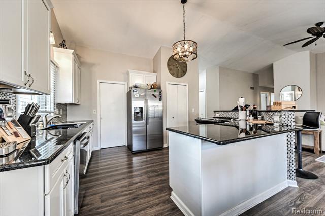 Builiding view twenty for 4250 White Oak, Commerce Township, MI. 48382