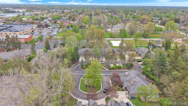 Builiding view forty eight for 852 Beech Daly, Dearborn Heights, MI. 48127