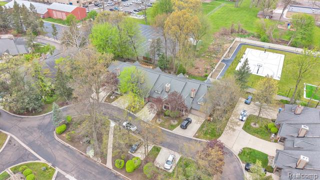 Builiding view forty nine for 852 Beech Daly, Dearborn Heights, MI. 48127