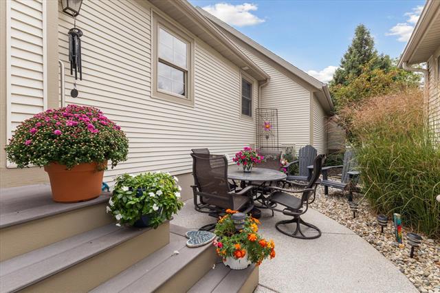 Builiding view fifty two for 416 Enclave, Grand Rapids, MI. 49546