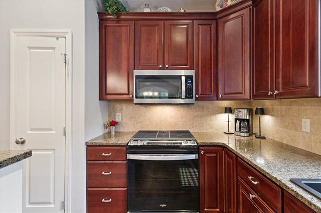 Builiding view twenty two for 416 Enclave, Grand Rapids, MI. 49546