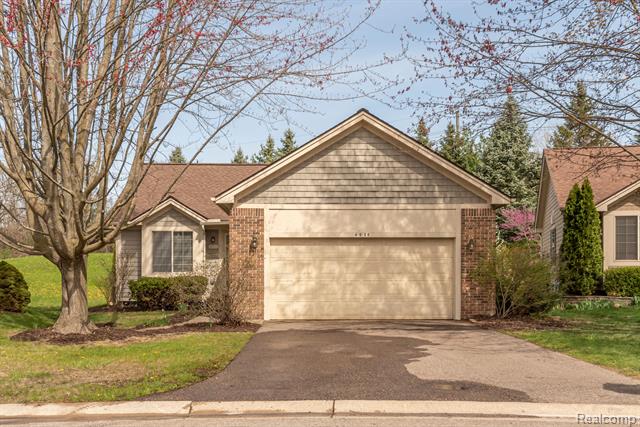 front view for 4036 Boulder Pond Drive, Ann Arbor, Mi. 48108