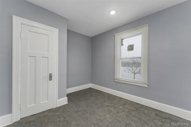 Builiding view fifteen for 4411 Iroquois, Detroit, MI. 48214