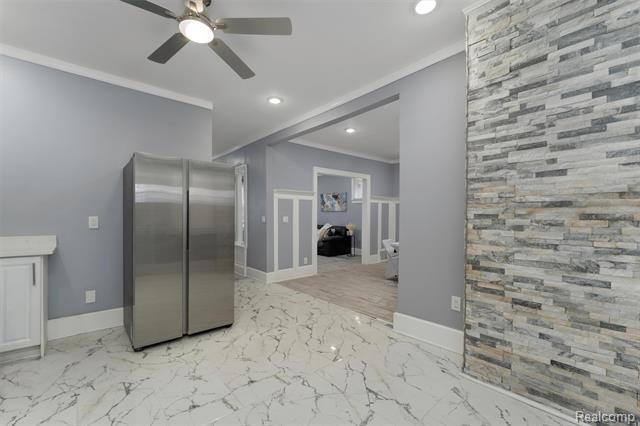 Builiding view thirteen for 4411 Iroquois, Detroit, MI. 48214