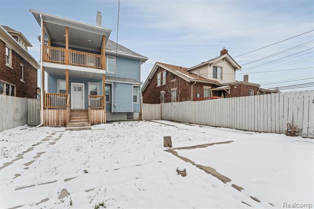 Builiding view thirty two for 4411 Iroquois, Detroit, MI. 48214