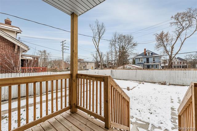 Builiding view thirty for 4411 Iroquois, Detroit, MI. 48214