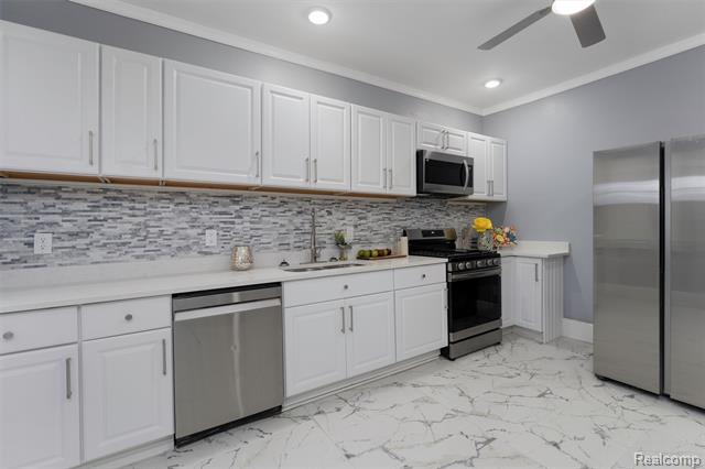 Builiding view twelve for 4411 Iroquois, Detroit, MI. 48214