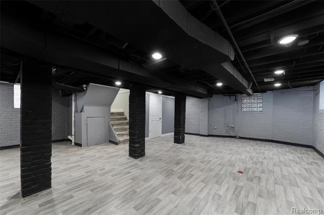 Builiding view twenty eight for 4411 Iroquois, Detroit, MI. 48214