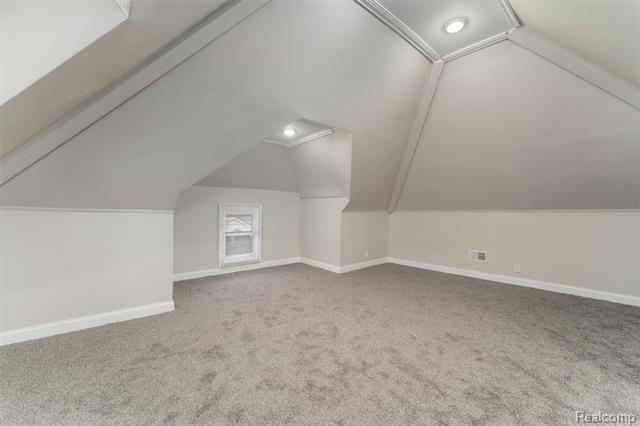 Builiding view twenty four for 4411 Iroquois, Detroit, MI. 48214