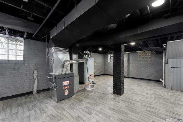 Builiding view twenty seven for 4411 Iroquois, Detroit, MI. 48214