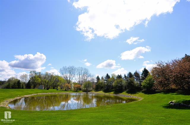 Builiding view five for 3369 Meadowridge, Davison, MI. 48423