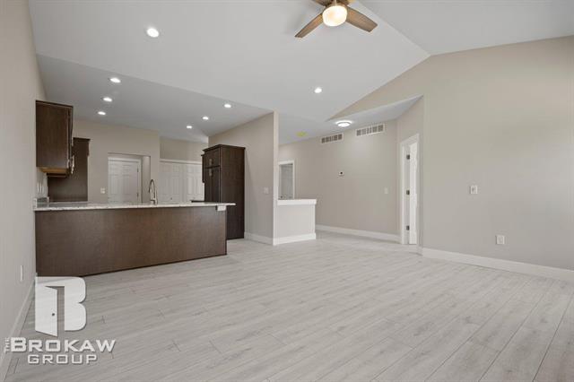 Builiding view sixteen for 3369 Meadowridge, Davison, MI. 48423