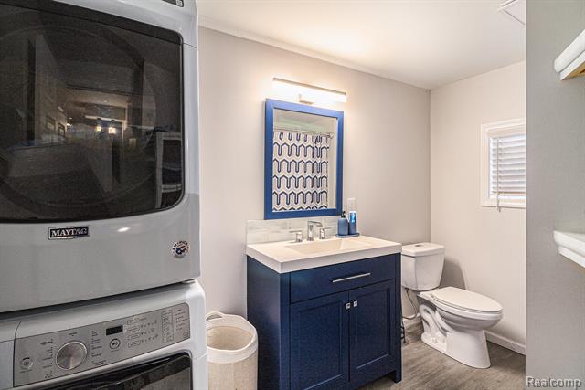 Builiding view eight for 207 Woodbine, Milford, MI. 48380