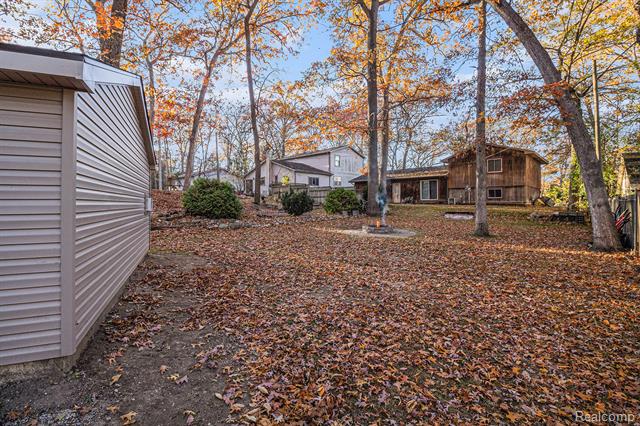 Builiding view sixteen for 207 Woodbine, Milford, MI. 48380