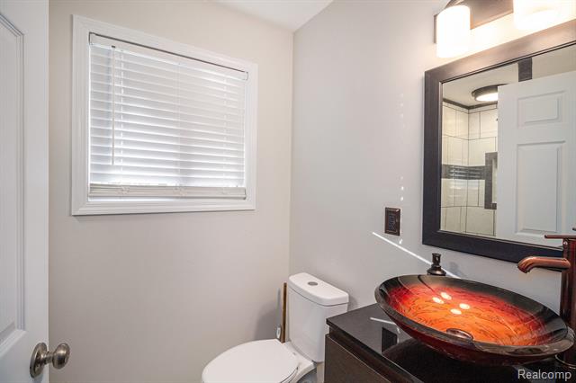 Builiding view ten for 207 Woodbine, Milford, MI. 48380