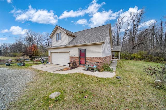 Builiding view forty one for 1268 Maple Ln, Brooklyn, MI. 49230