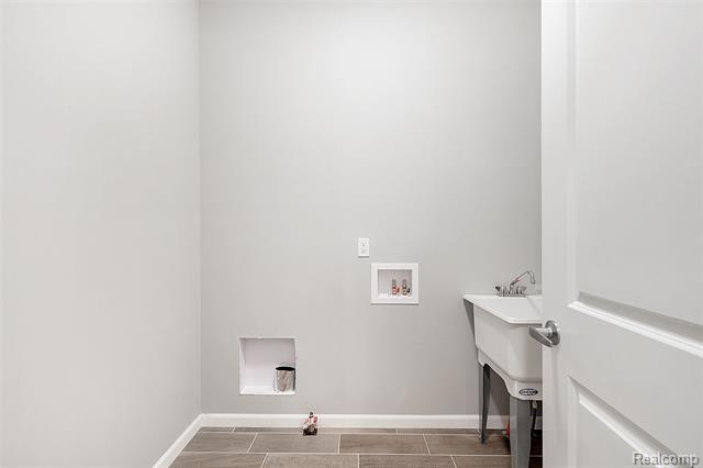 Builiding view five for 5232 Farmridge, Grand Blanc, MI. 48439