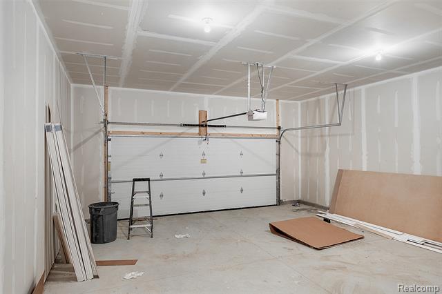 Builiding view six for 5232 Farmridge, Grand Blanc, MI. 48439