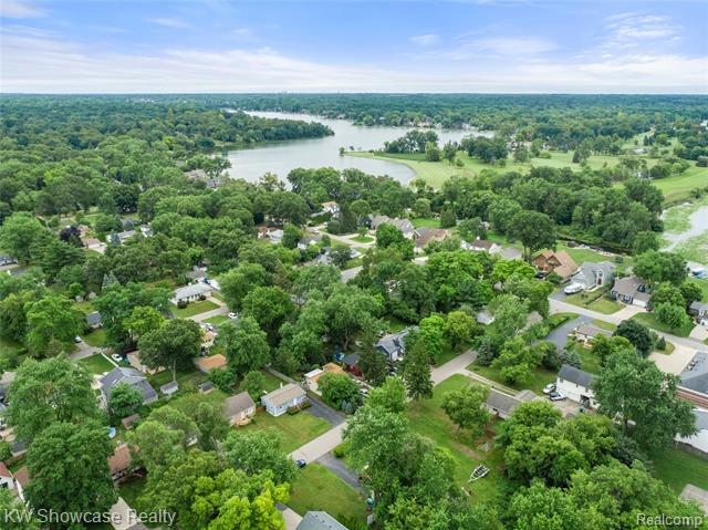 Builiding view nineteen for 3291 Melmoor, Commerce Township, MI. 48382