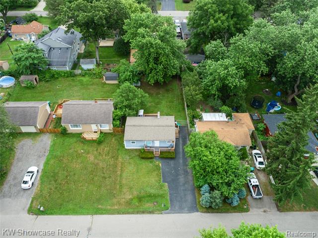 Builiding view twenty one for 3291 Melmoor, Commerce Township, MI. 48382