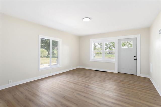 Builiding view nineteen for 3118 Cleveland, Saint Joseph, MI. 49085