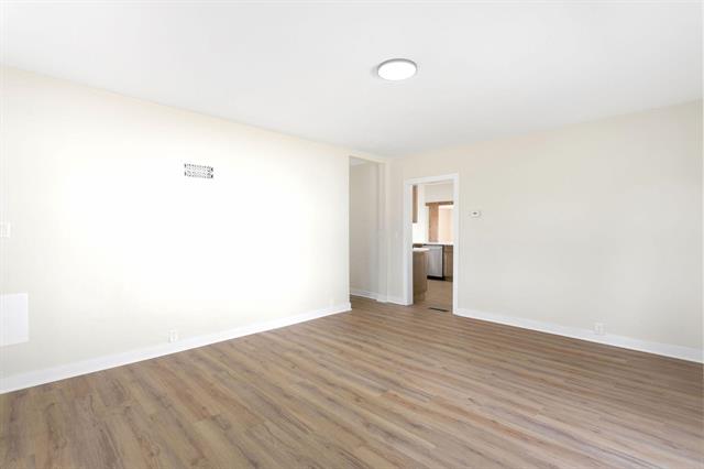 Builiding view twenty one for 3118 Cleveland, Saint Joseph, MI. 49085