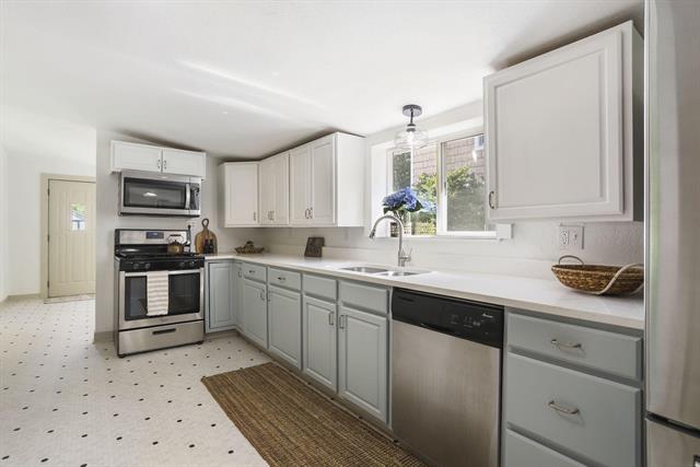 Builiding view fourteen for 222 Oak, South Haven, MI. 49090