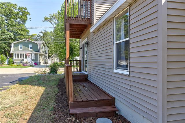 Builiding view thirty three for 222 Oak, South Haven, MI. 49090