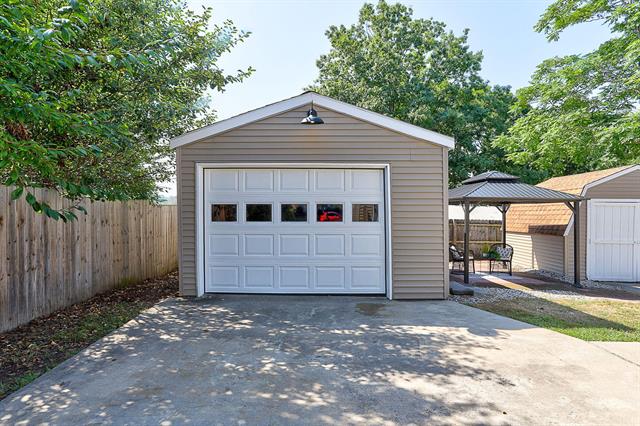 Builiding view twenty eight for 222 Oak, South Haven, MI. 49090