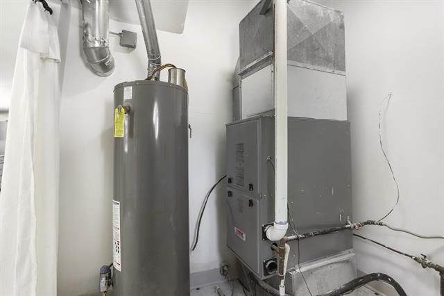 Builiding view twenty seven for 222 Oak, South Haven, MI. 49090