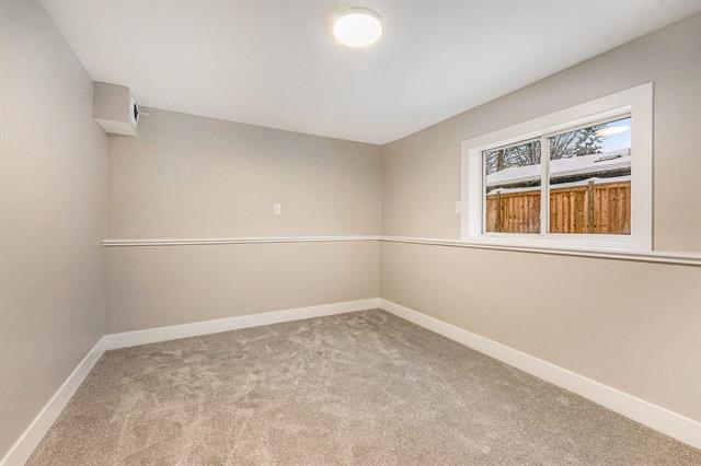 Builiding view eighteen for 4341 Laura, Comstock Park, MI. 49321