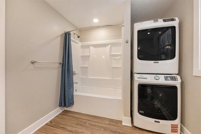 Builiding view sixteen for 4341 Laura, Comstock Park, MI. 49321