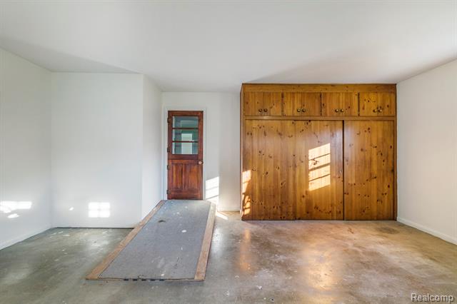 Builiding view seventeen for 4475 Thornapple, Burton, MI. 48509