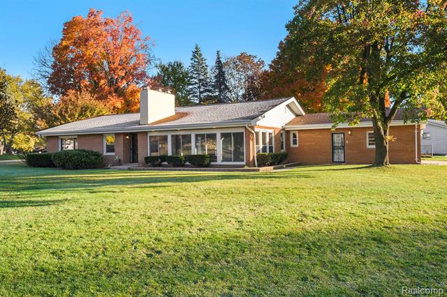 Builiding view twenty four for 4475 Thornapple, Burton, MI. 48509