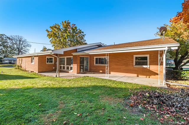 Builiding view twenty for 4475 Thornapple, Burton, MI. 48509