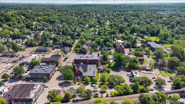 Builiding view forty seven for 120 E Liberty, Milford, MI. 48381