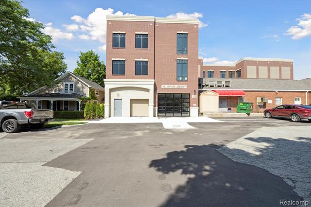 Builiding view forty for 120 E Liberty, Milford, MI. 48381